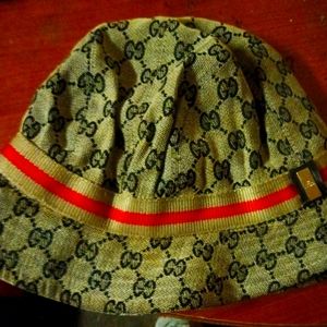 Womes Gucci bucket hat